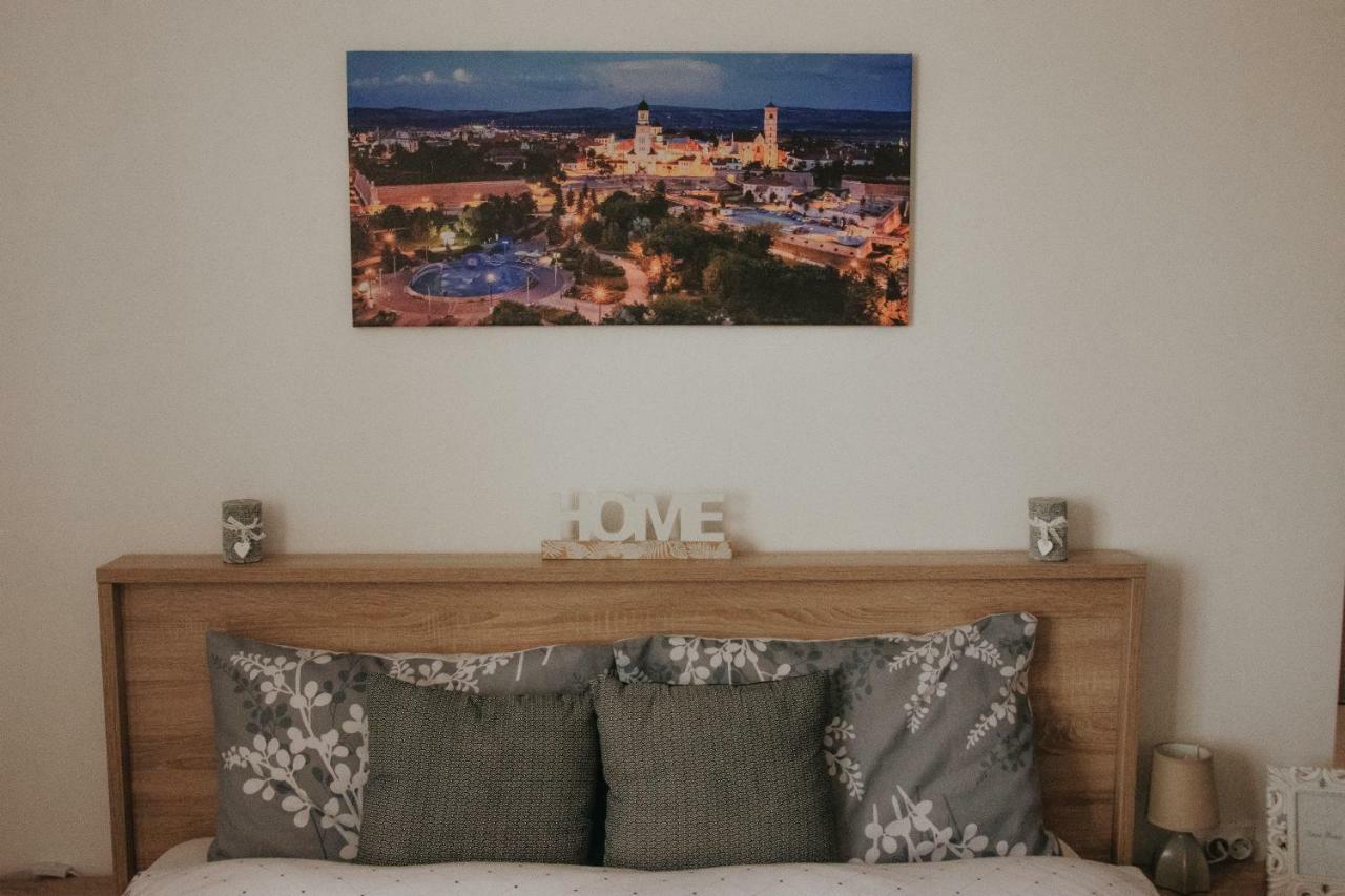 Apartament 1 Decembrie Apartment อัลบายูเลีย ภายนอก รูปภาพ