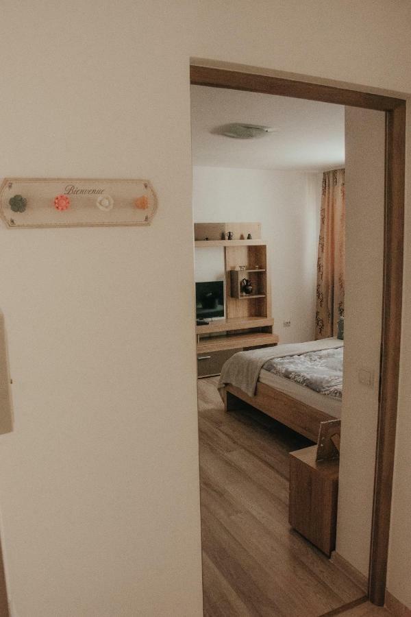 Apartament 1 Decembrie Apartment อัลบายูเลีย ภายนอก รูปภาพ