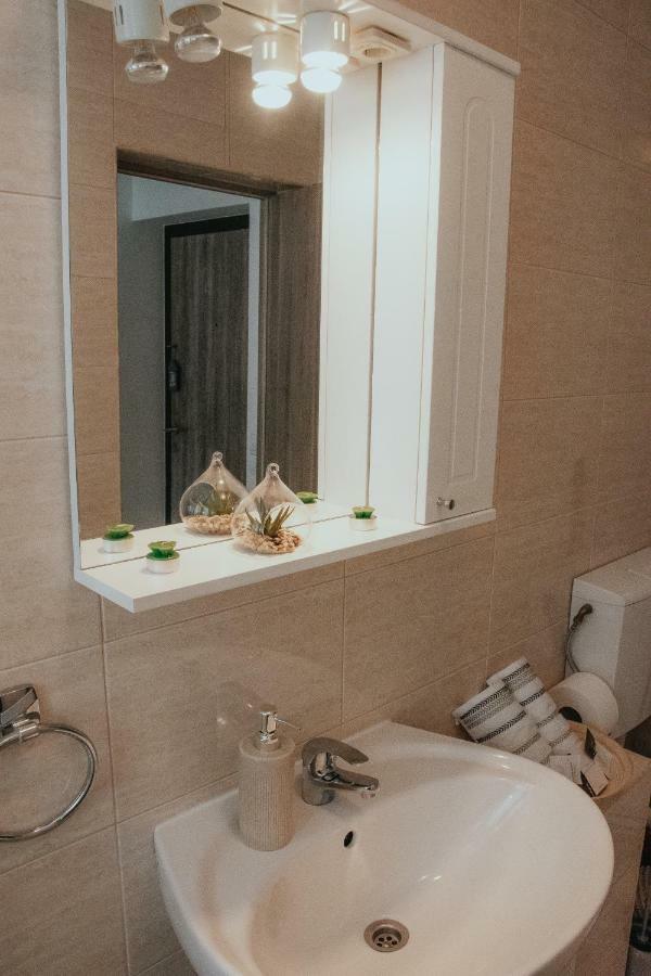Apartament 1 Decembrie Apartment อัลบายูเลีย ภายนอก รูปภาพ