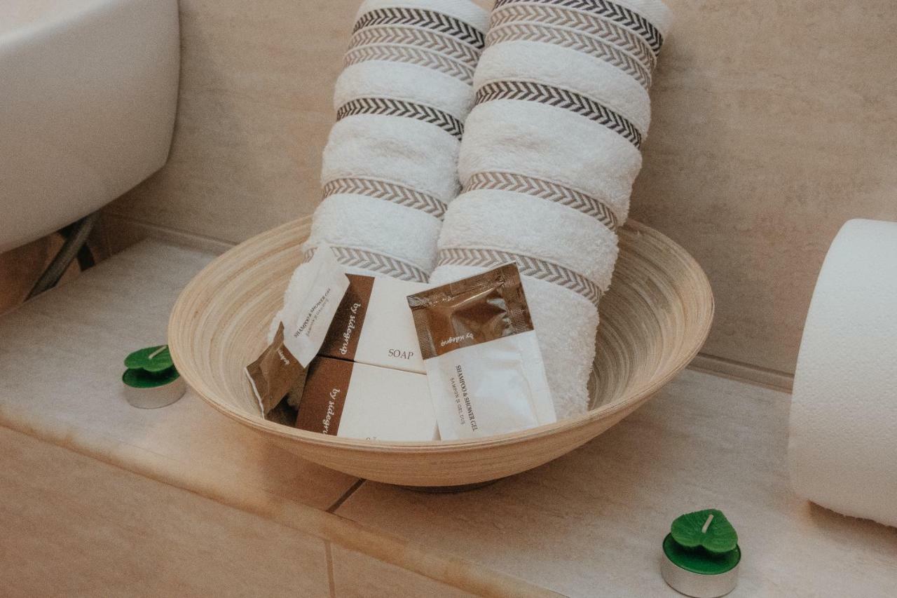 Apartament 1 Decembrie Apartment อัลบายูเลีย ภายนอก รูปภาพ